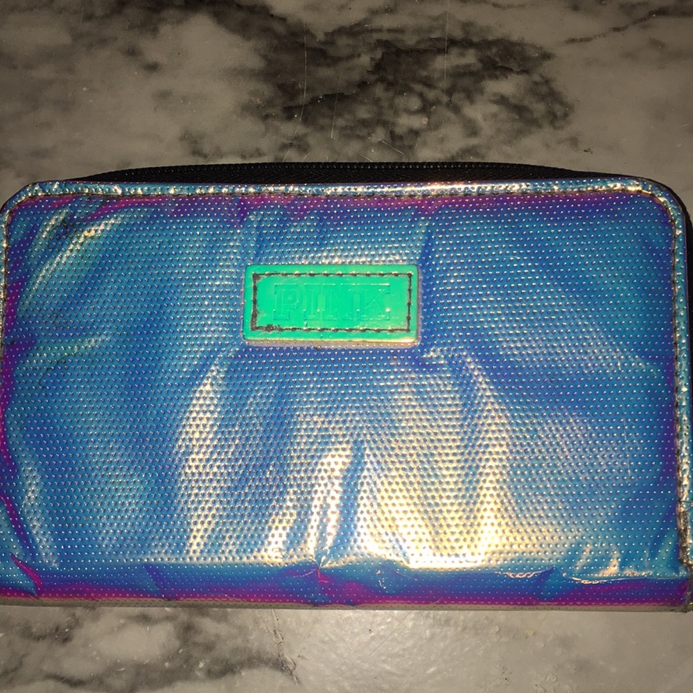 Holographic wallet